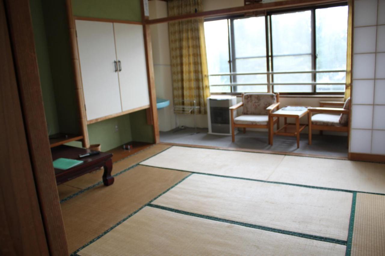 Cafe Cerisier栖里時絵 Hotel Myoko Eksteriør billede