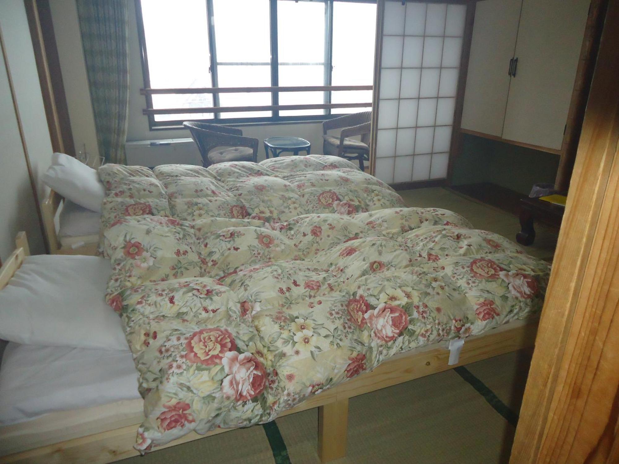 Cafe Cerisier栖里時絵 Hotel Myoko Eksteriør billede